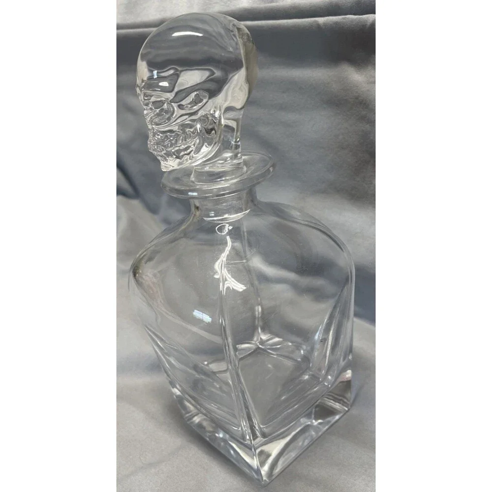 Skull Whiskey Decanter 24 oz Glass Barware w/ Stopper Heavy Halloween Gift Decor